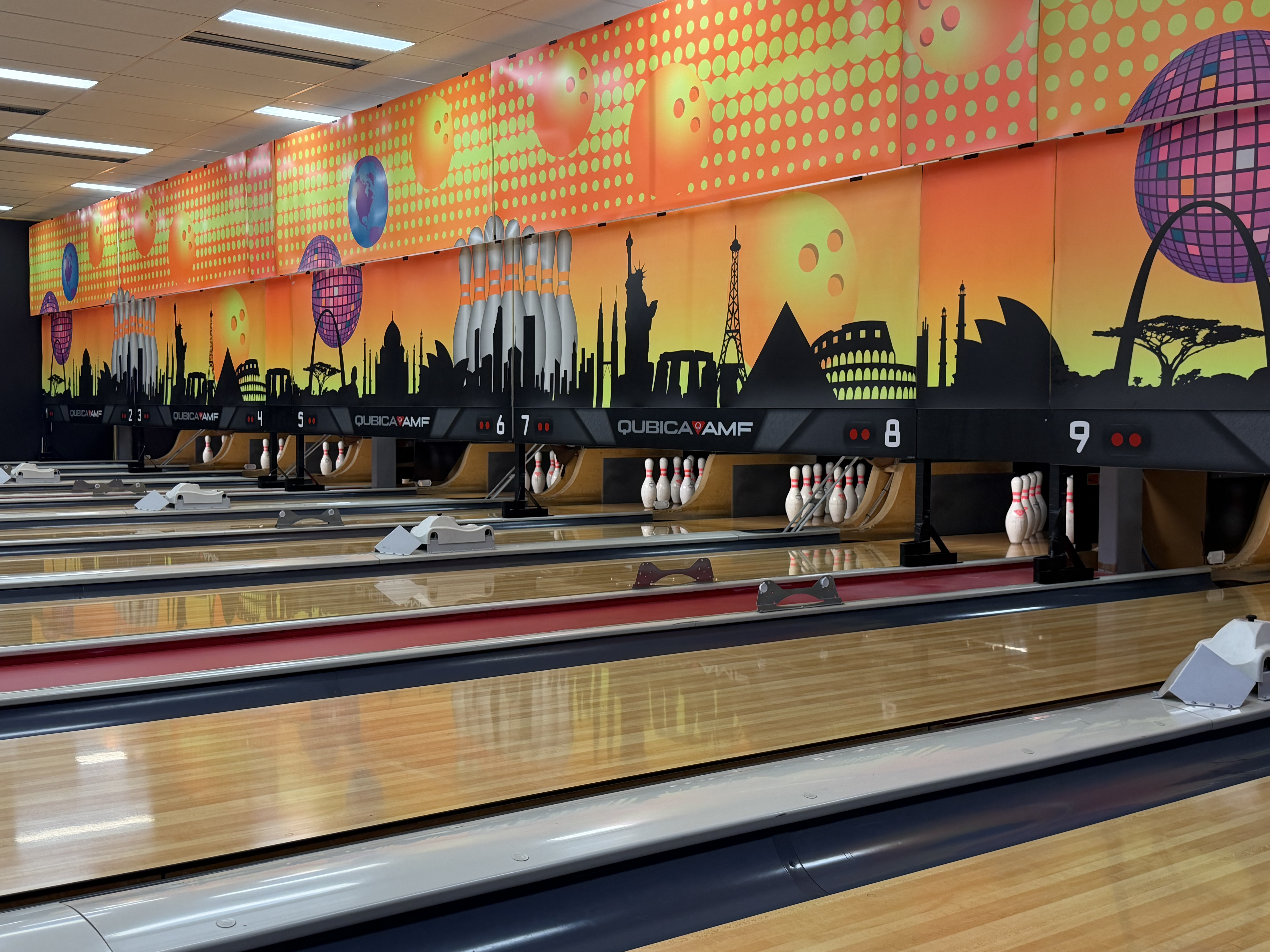 Tenpin bowling lanes